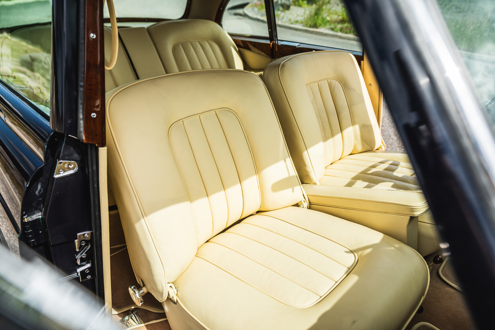 Interior image of 1960 Bentley S2 Continental 