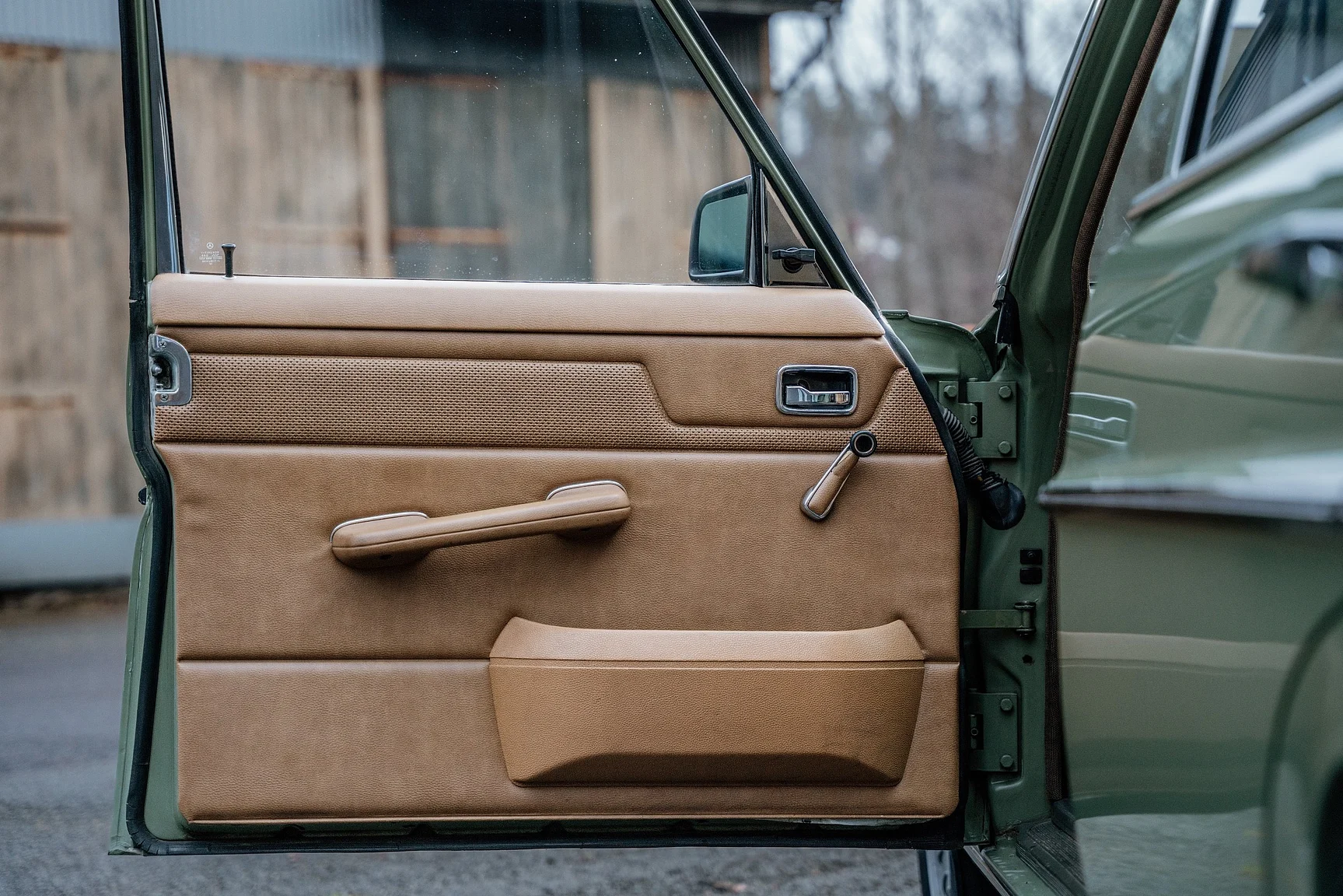 Interior image of 1975 Mercedes-Benz 240 D 3.0 (30)