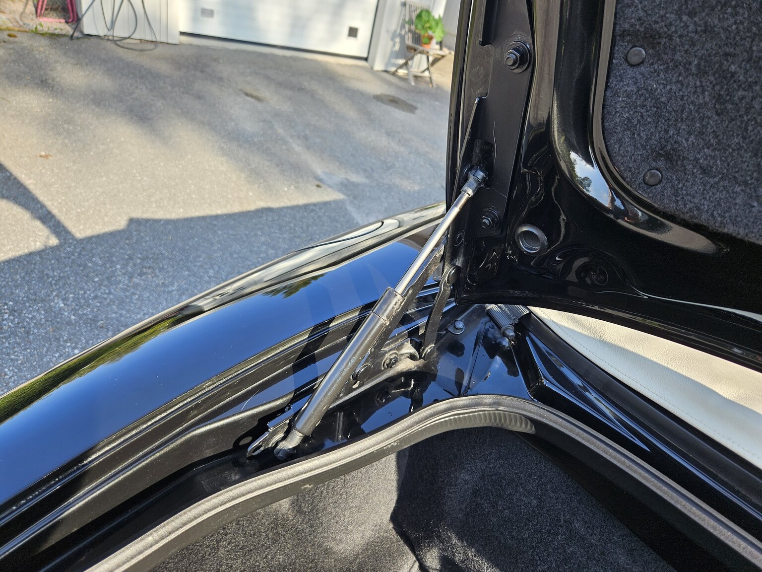 Interior image of 1998 Jaguar XK8 Cabriolet