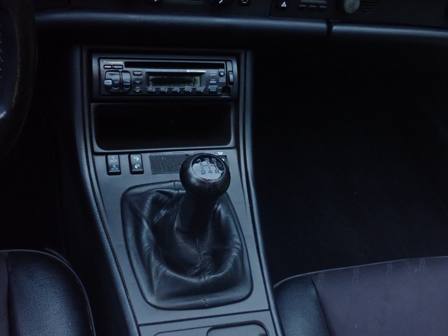 Interior image of 1986 Porsche 944 Coupé