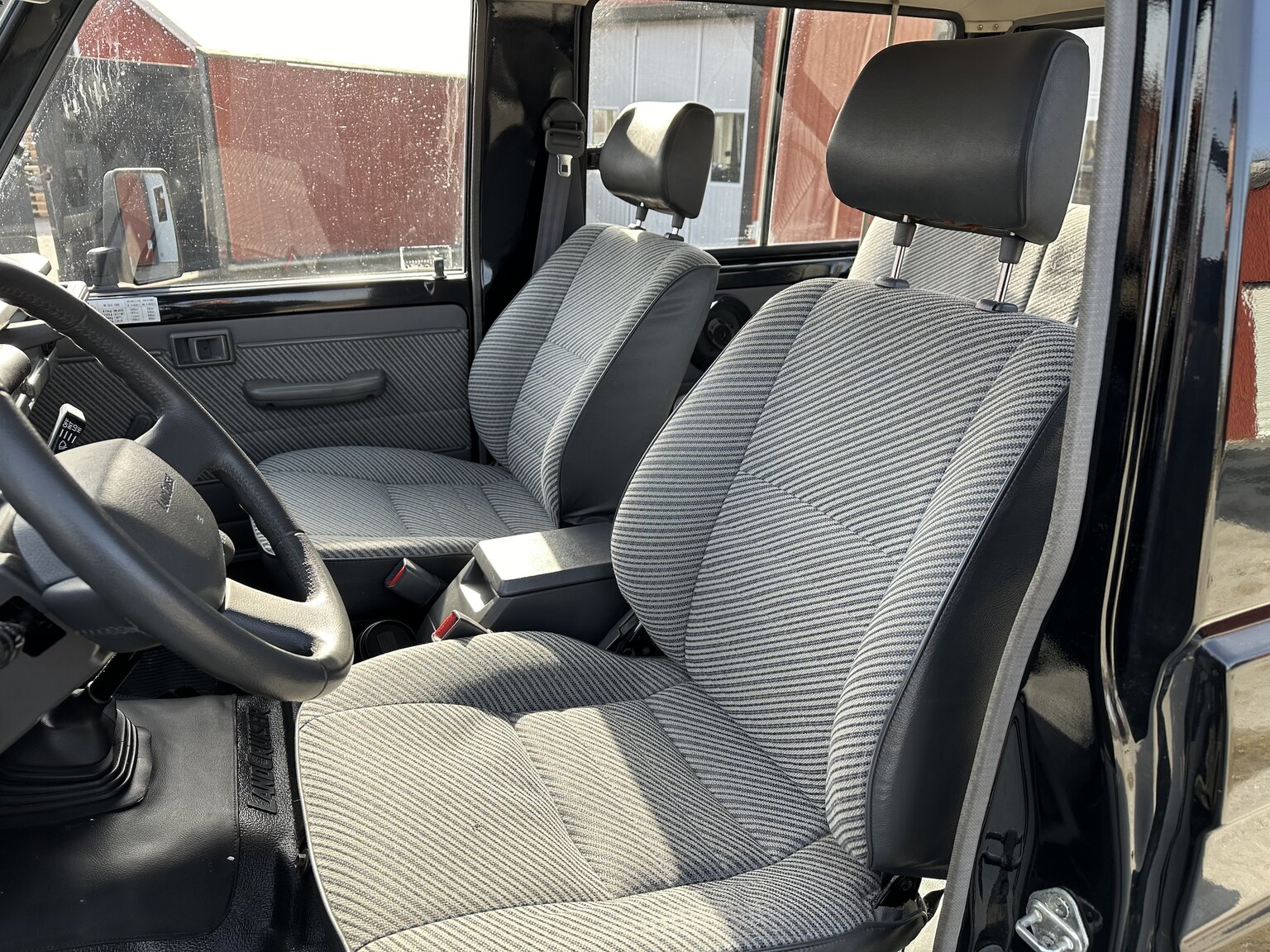 Interior image of 1993 Toyota Land Cruiser Serie 70