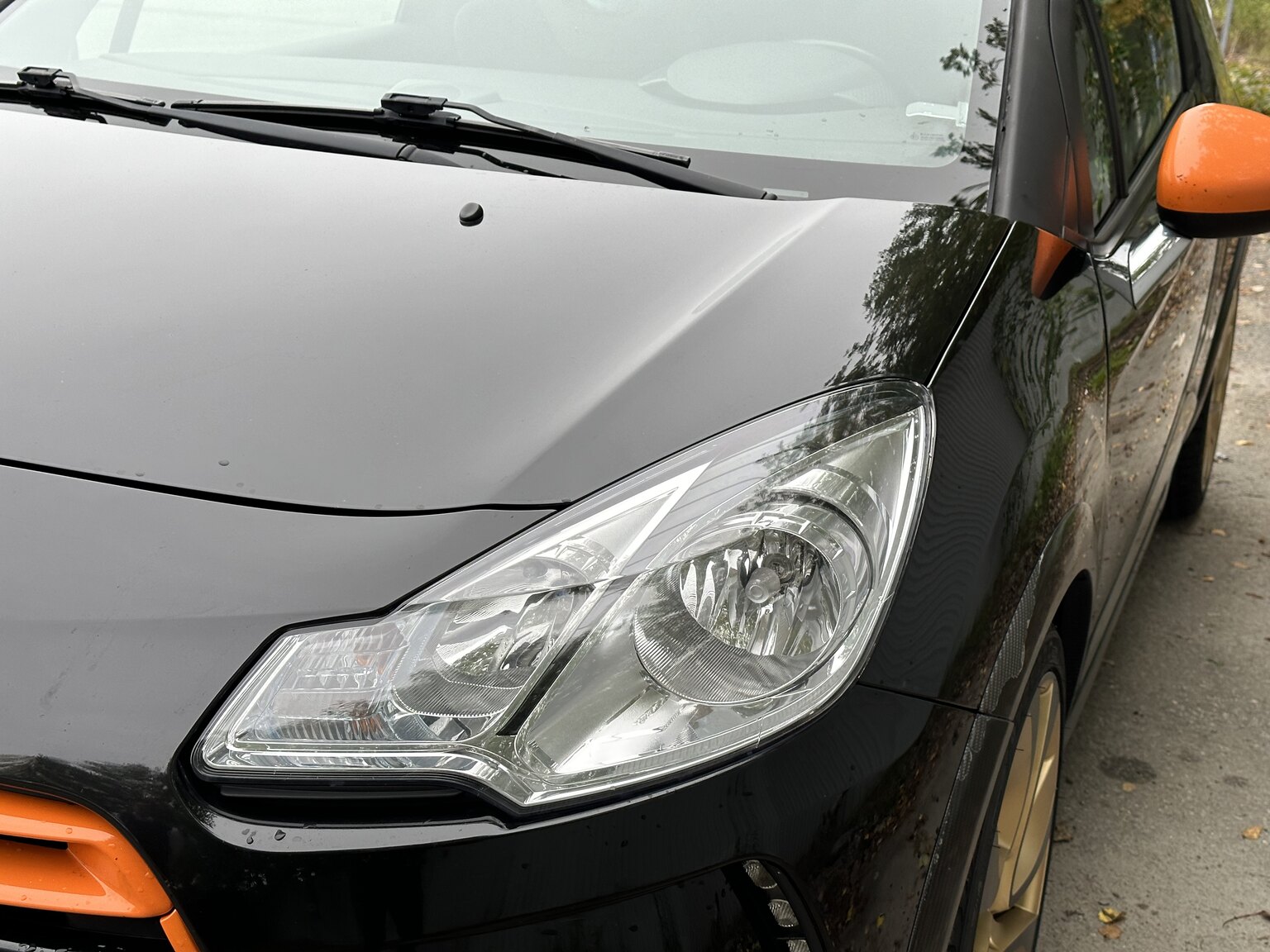 Exterior image of 2012 Citroen DS3 Racing  (35)