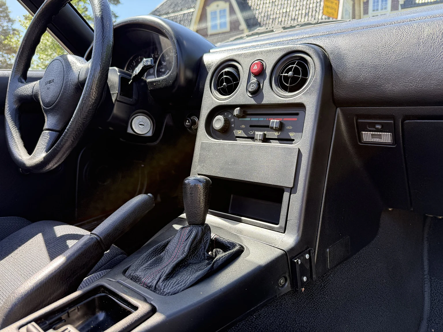 Innenraumfoto von 1991 Mazda MX-5 Miata (44)
