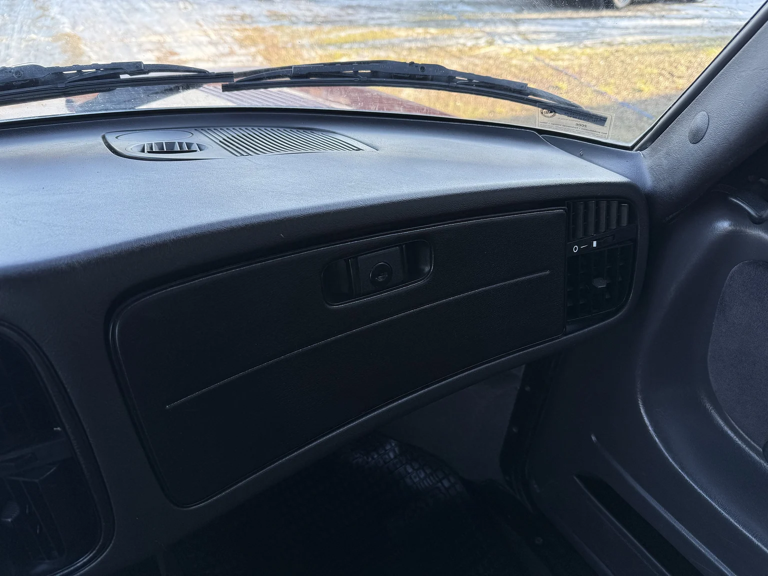 Interior image of 1991 SAAB 900S Turbo 2-door (11)