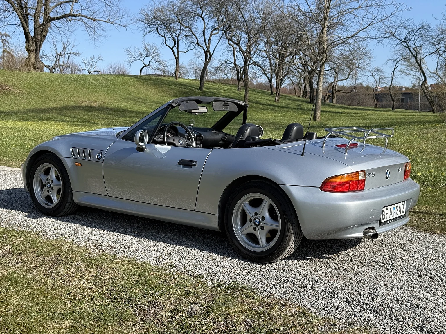 Exterior image of 1996 BMW Z3 1.8 Z3 (8)