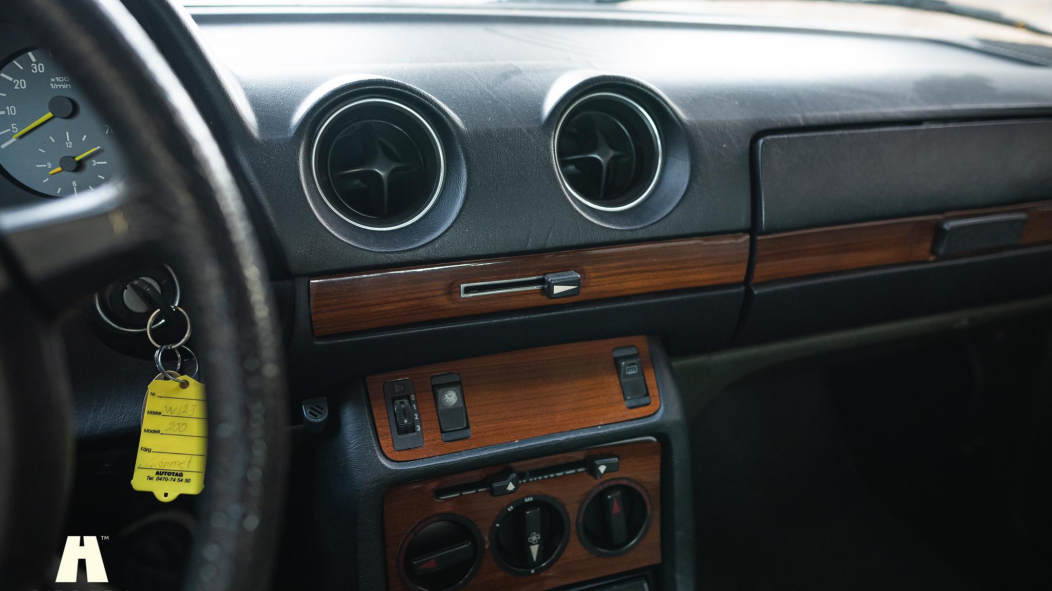 Interiörbild 1985 Mercedes-Benz 200 Series 3  (23)