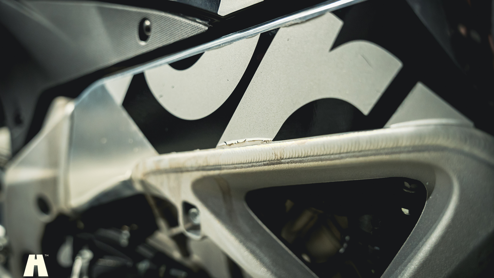 Exterior image of 2016 Aprilia Tuono V4 Factory