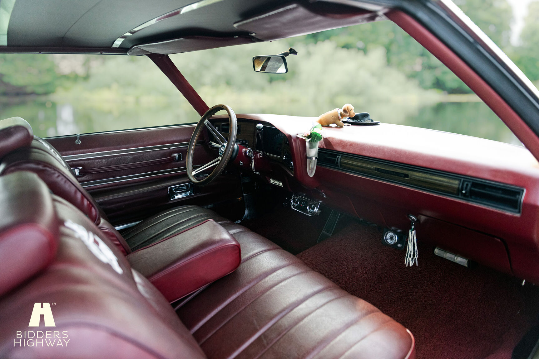 Interiörbild 1973 Buick Electra Custom 2D HT Coupe