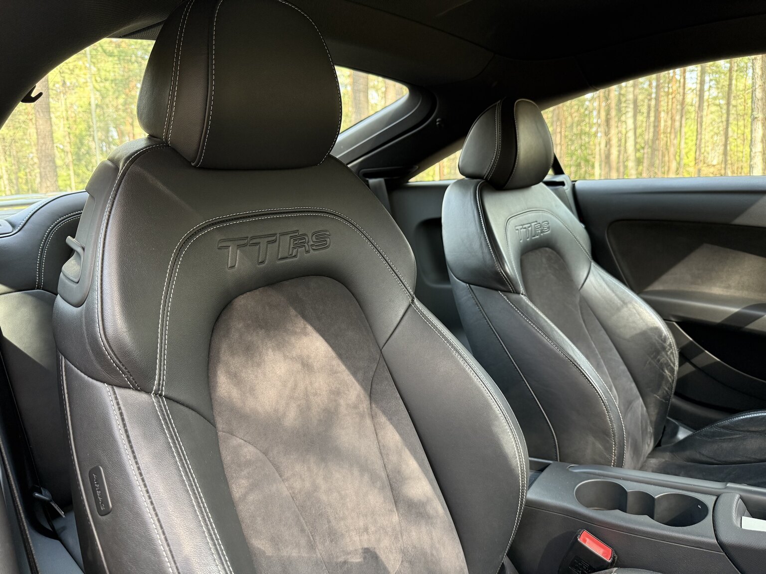 Interior image of 2011 Audi TT RS Coupé