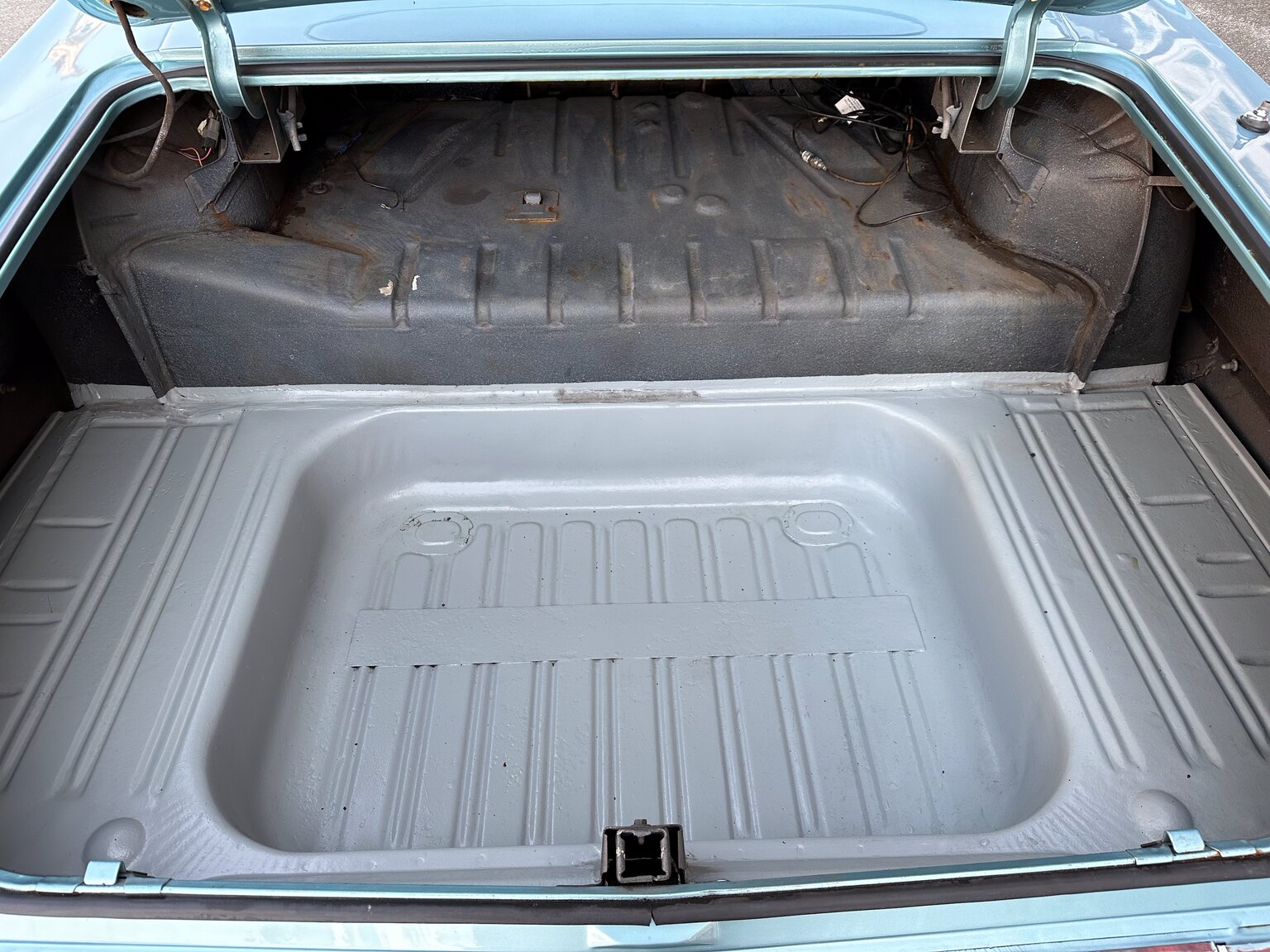 Innenraumfoto von 1963 Chevrolet Impala Sedan (43)