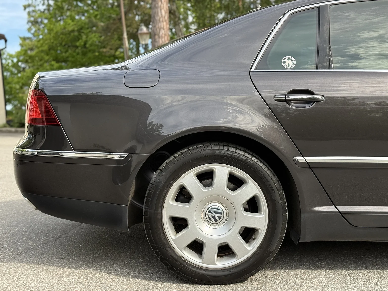 Aussenfoto 2009 Volkswagen Phaeton W12 LWB Executive (5)