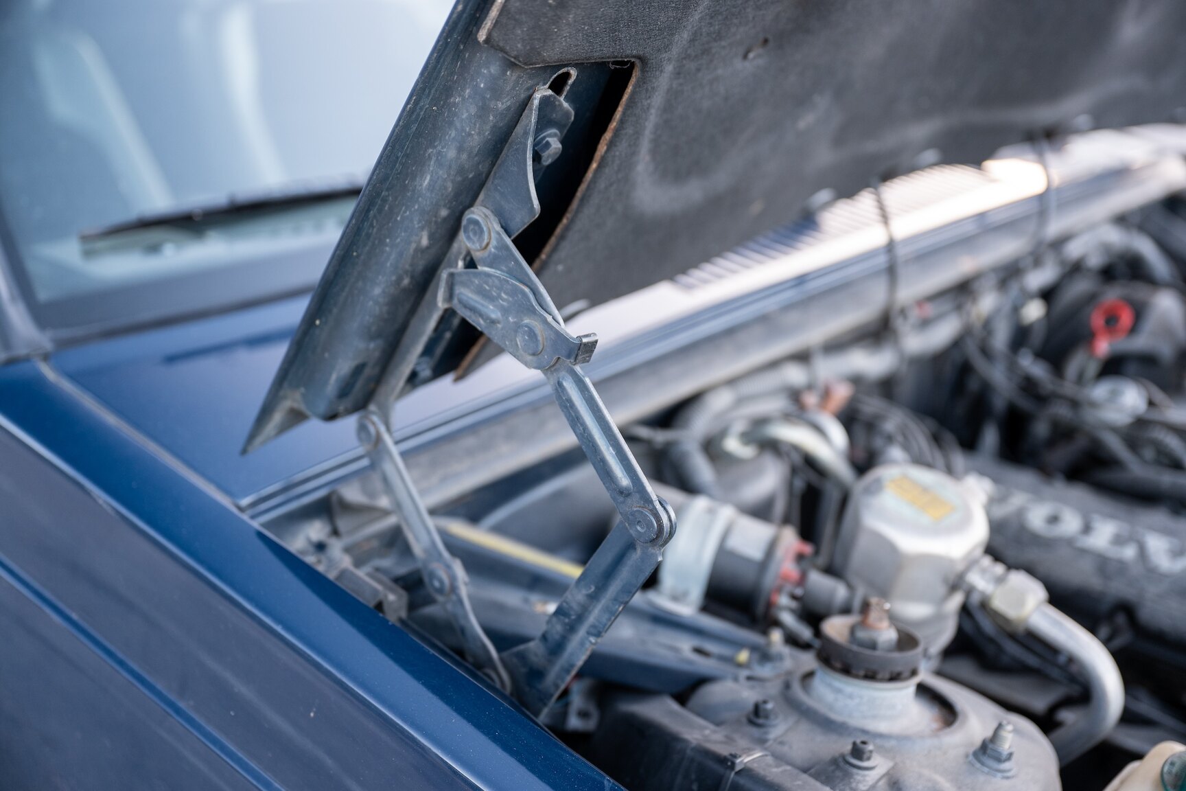 Image of 1998 Volvo 940 Turbo mechanics