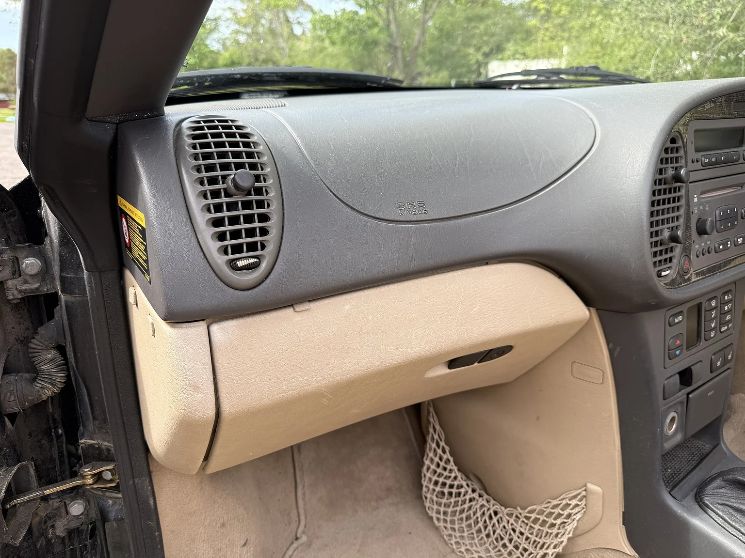 Innenraumfoto von 2002 Saab 9-3 2.0T SE Convertible – NO RESERVE (15)