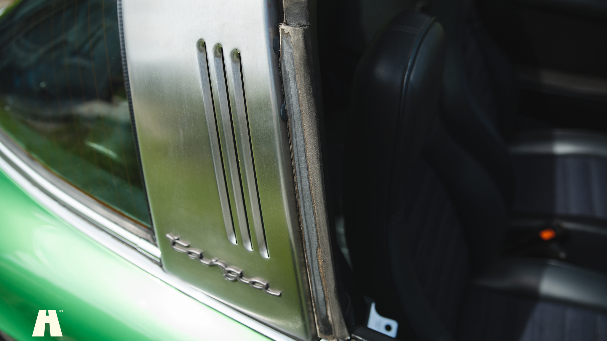 Exterior image of 1976 Porsche 911 Targa