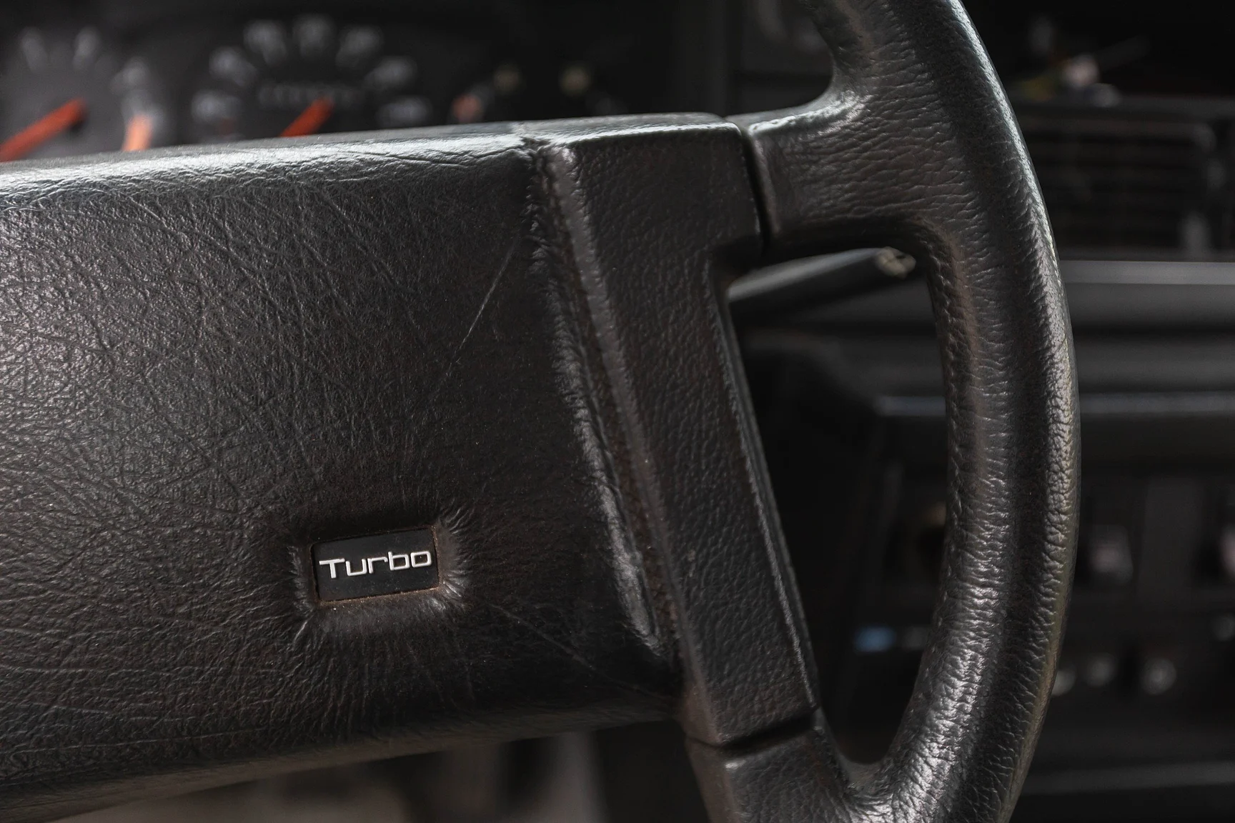 Innenraumfoto von 1984 Volvo 244 Turbo (3)