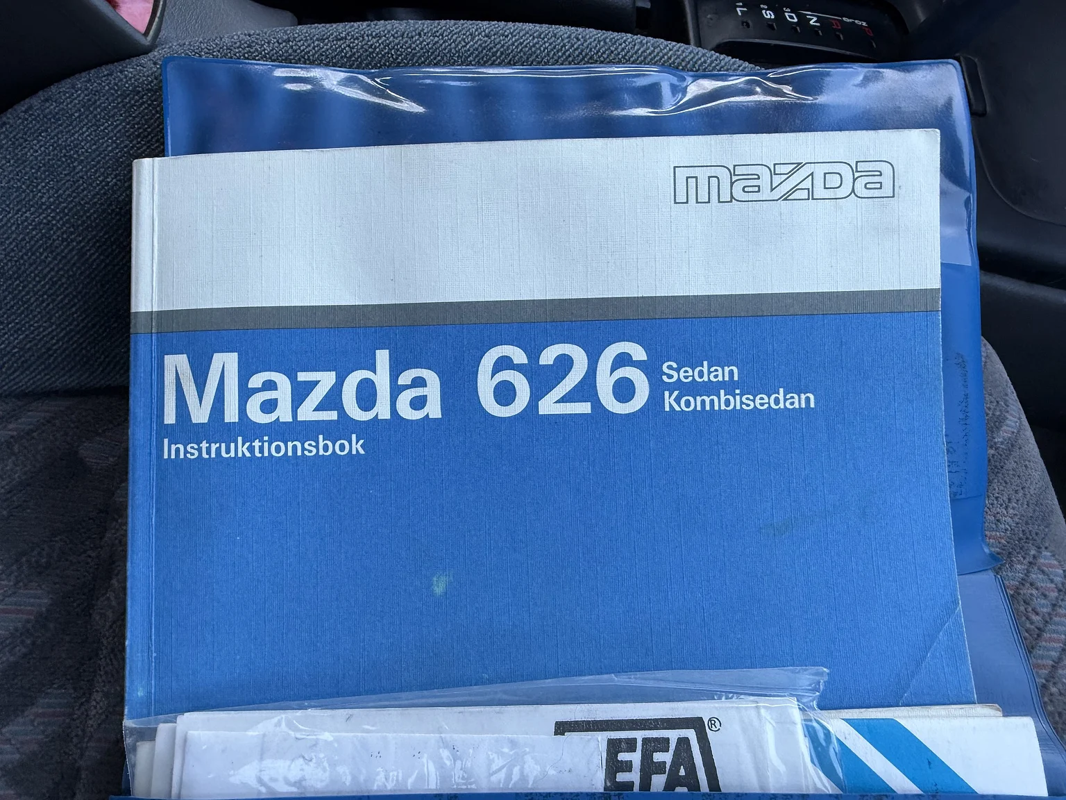 Dokumentation för 1992 Mazda 626 Hatchback 2.5 V6 Automatic (2)