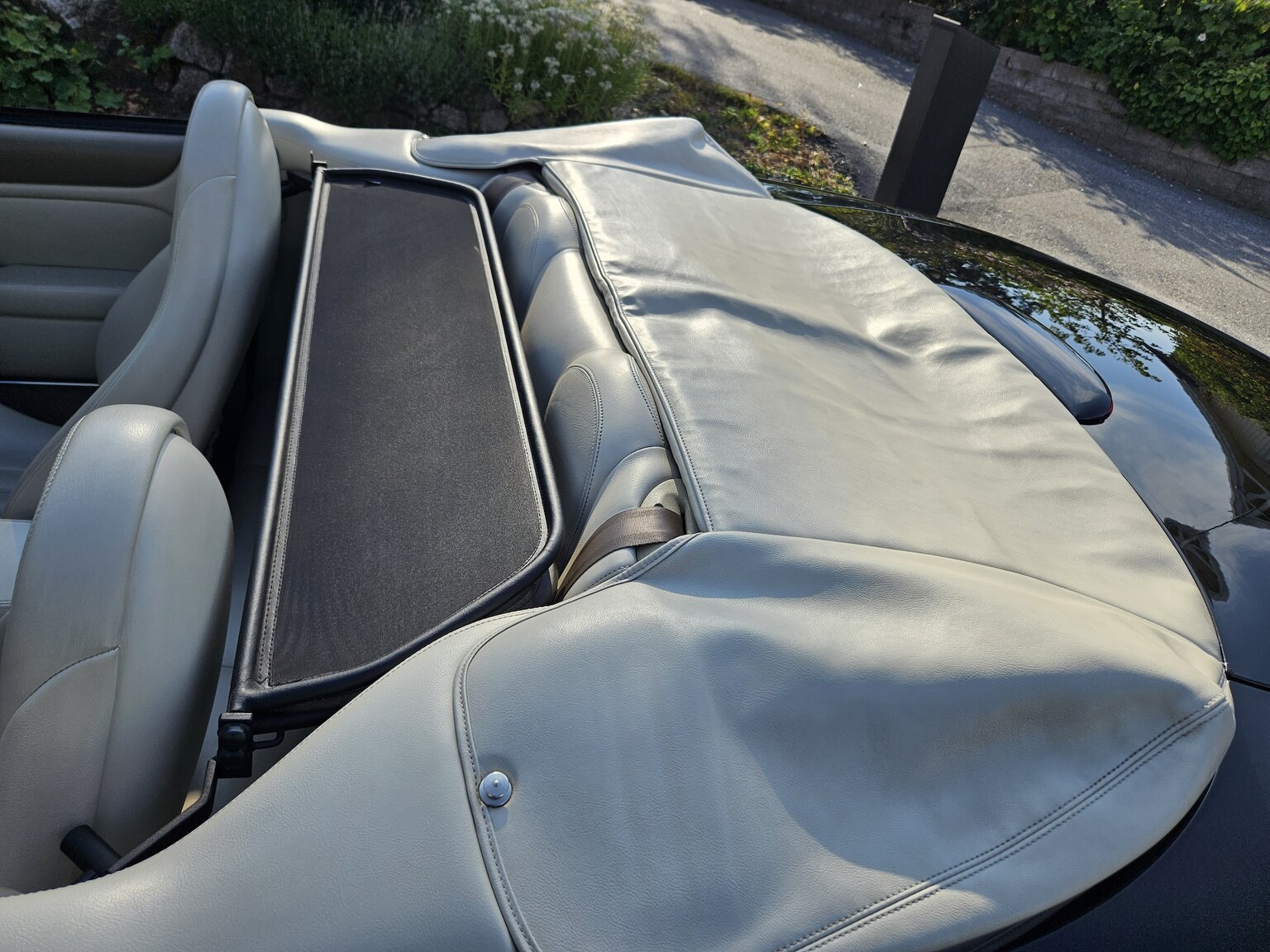 Exteriörbild på 1998 Jaguar XK8 Cabriolet