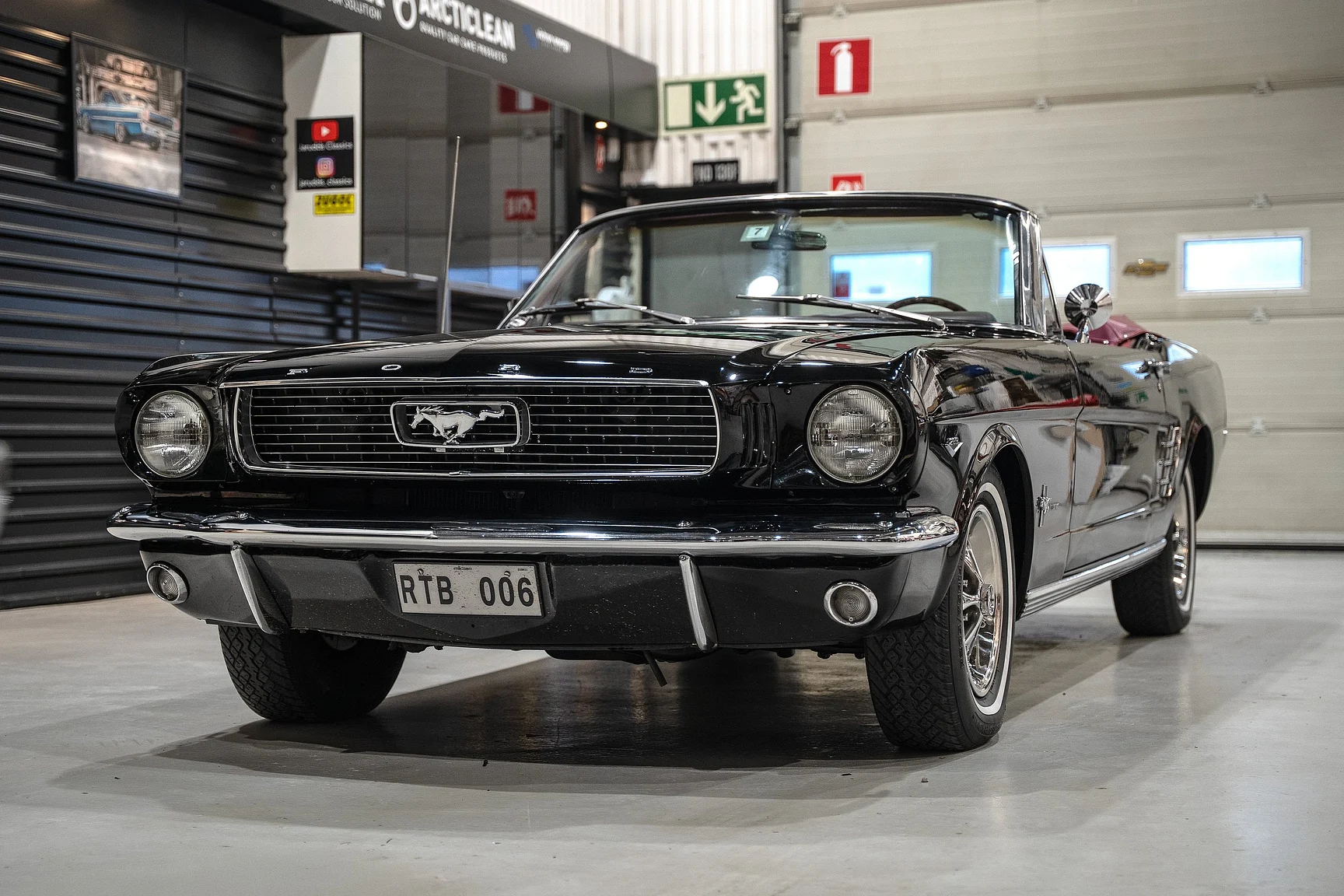Aussenfoto 1966 Ford Mustang Convertible (2)