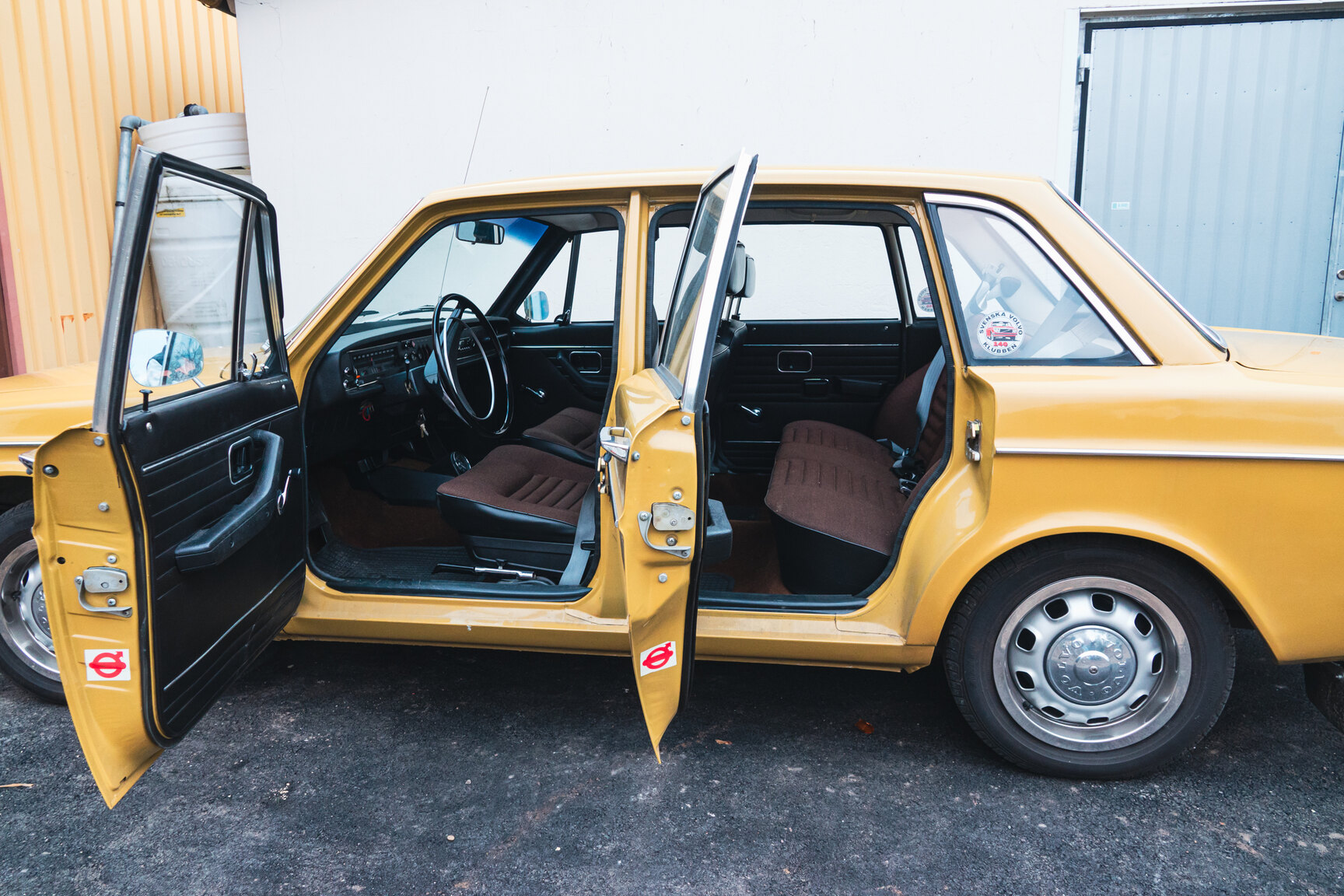 Interiörbild 1971 Volvo 144 2.0 Automat
