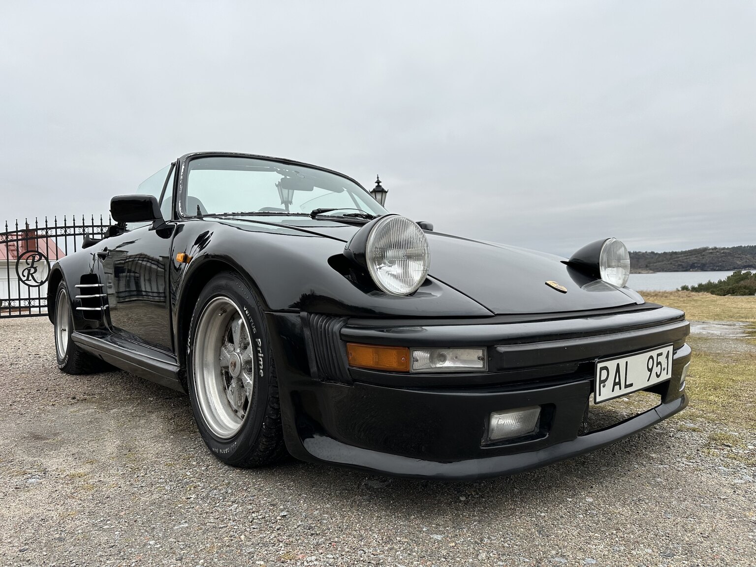 Exterior image of 1972 Porsche 911 T (28)