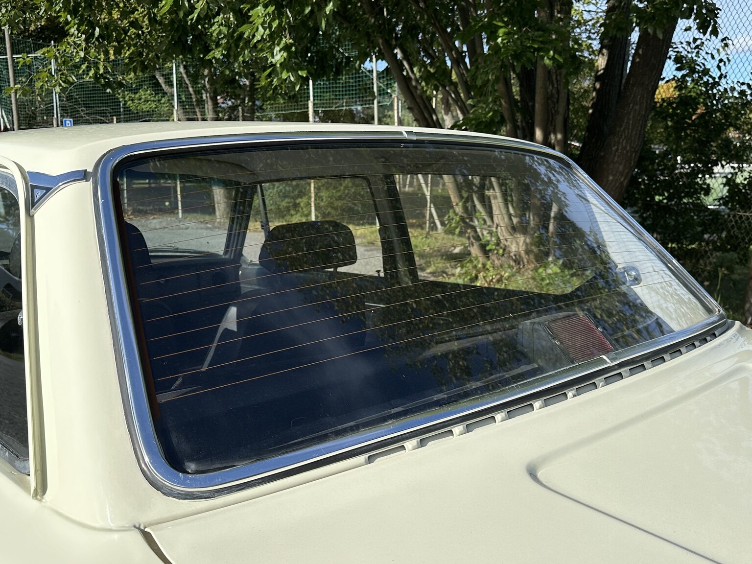 Exterior image of 1973 Volvo 142