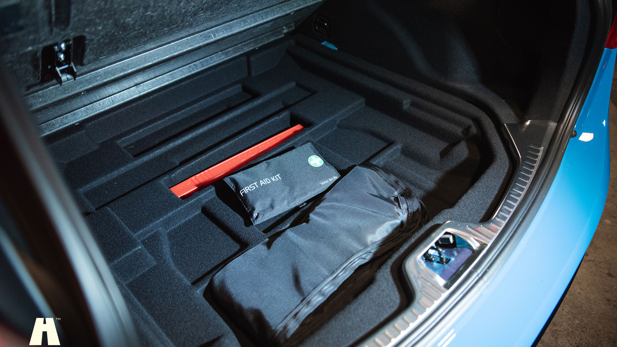 Innenraumfoto von 2017 Volvo V60 Polestar T6