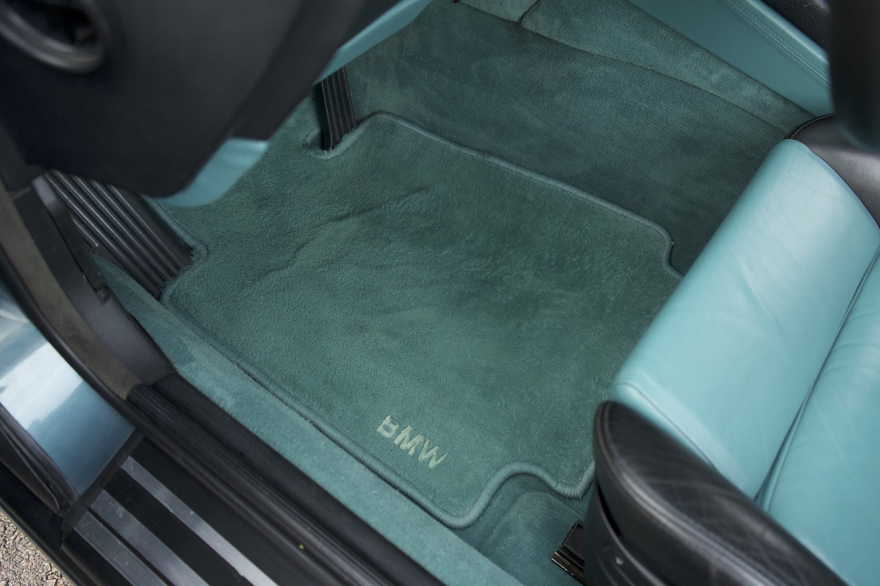 Innenraumfoto von 1992 BMW 850i 6-speed manual - NO RESERVE