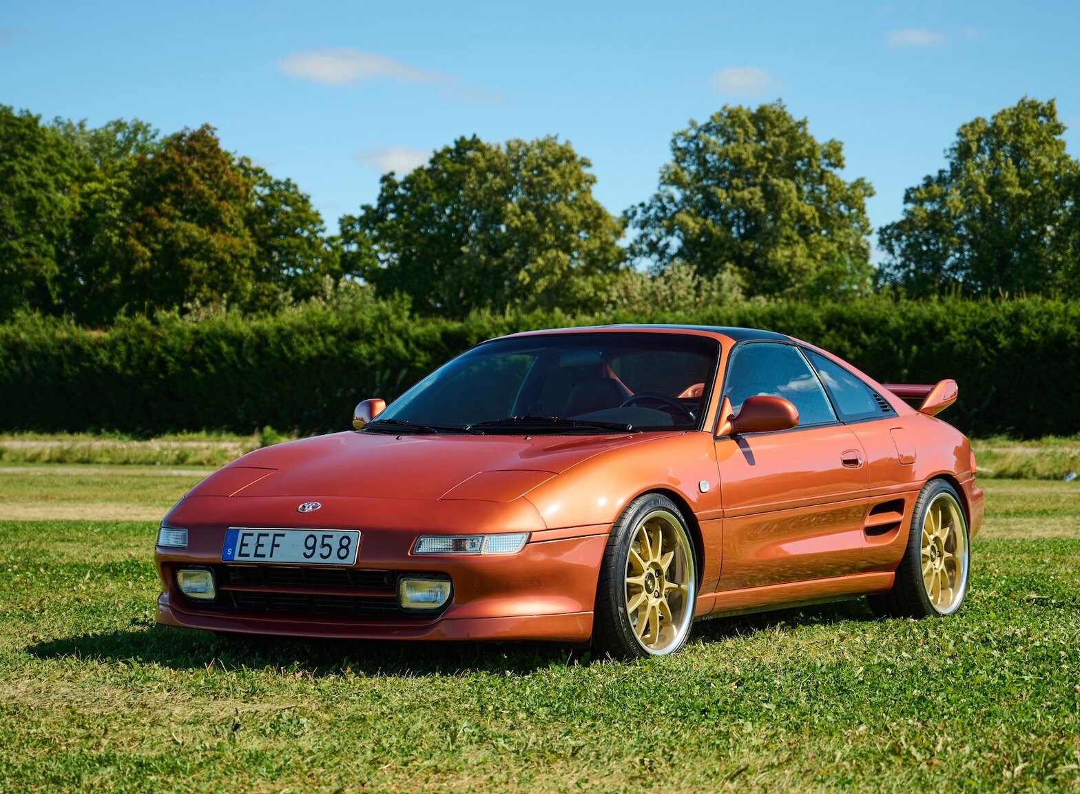 Interior image of 1999 Toyota MR2 2.0 Turbo