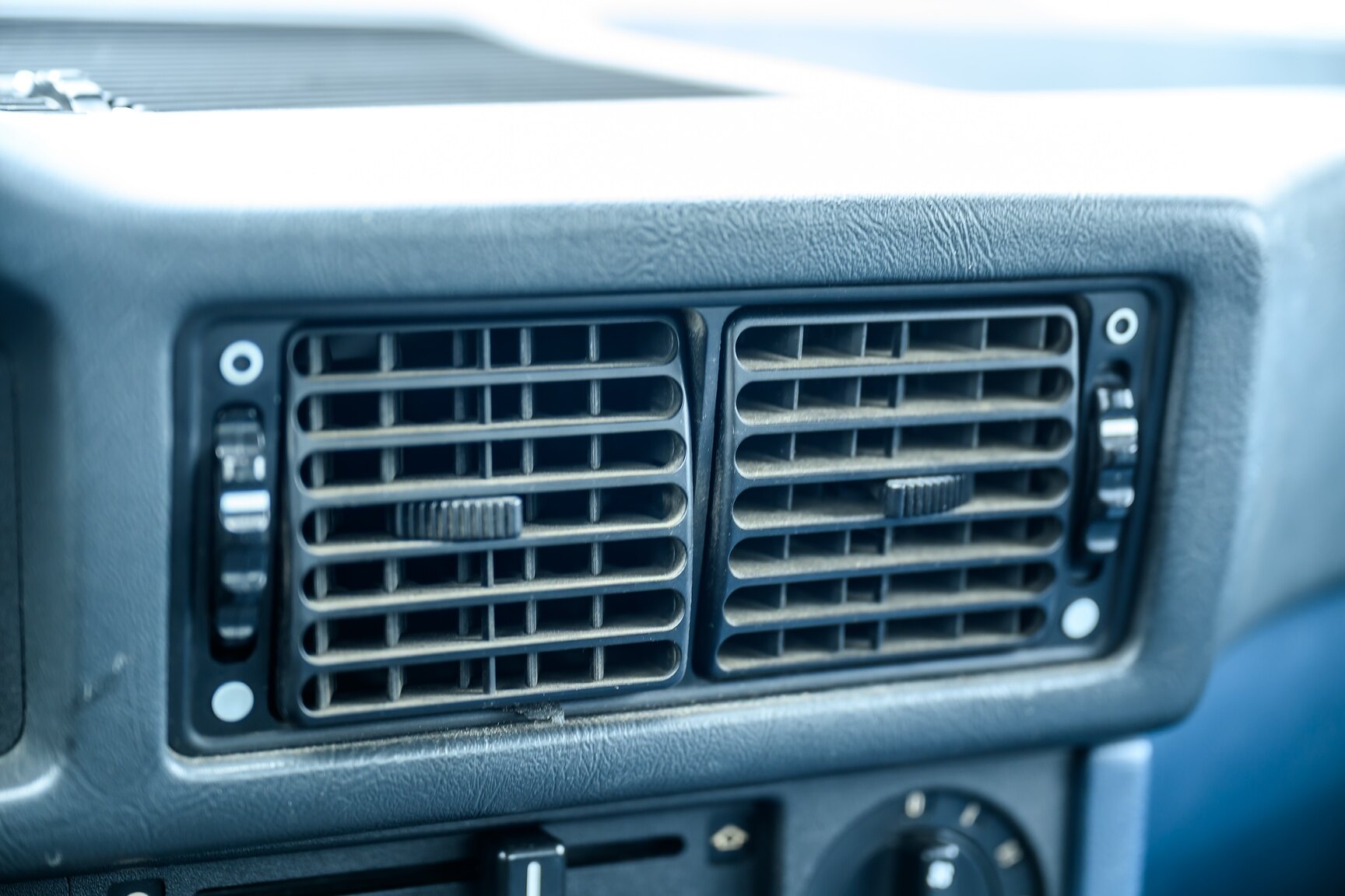 Innenraumfoto von 1986 BMW 520i