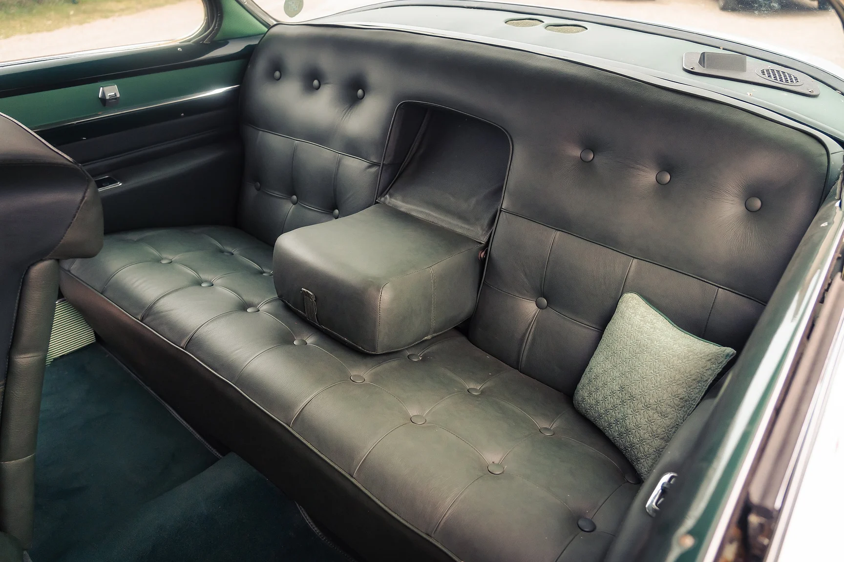 Interior image of 1953 Cadillac Series 62 (24)