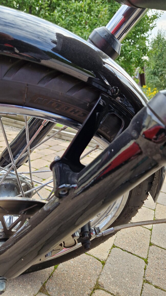 Exterior image of 2000 Harley-Davidson Softail Standard 1.4 Twin Cam 88B