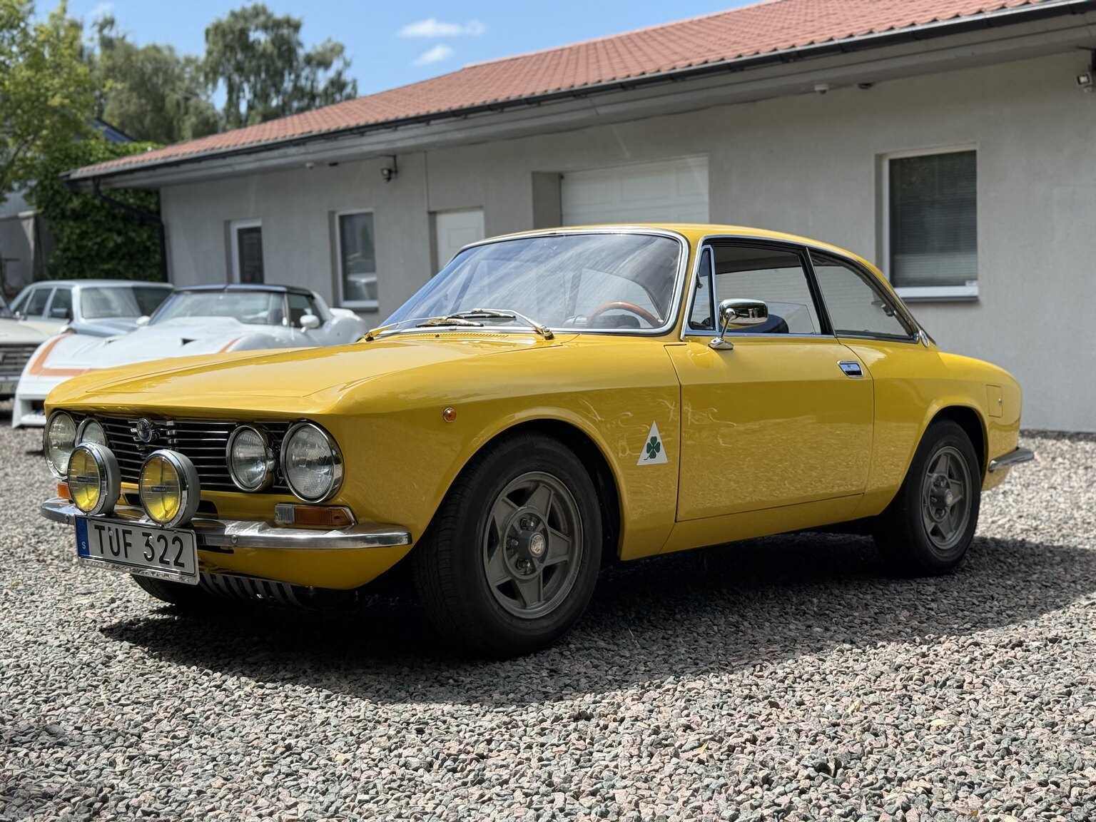 Exterior image of 1974 Alfa Romeo GT 1600 Junior