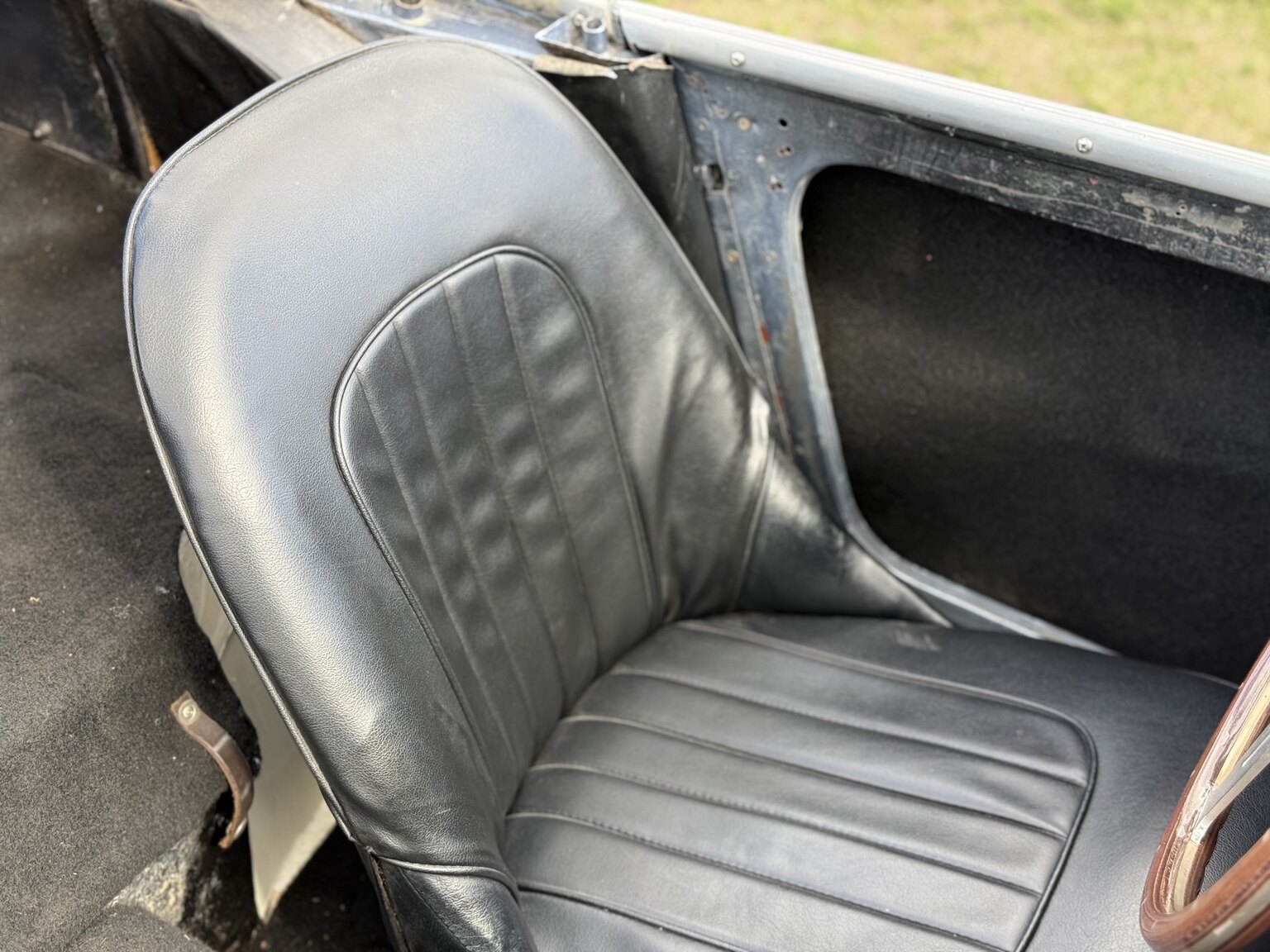 Interior image of 1958 Austin-Healey 100-6