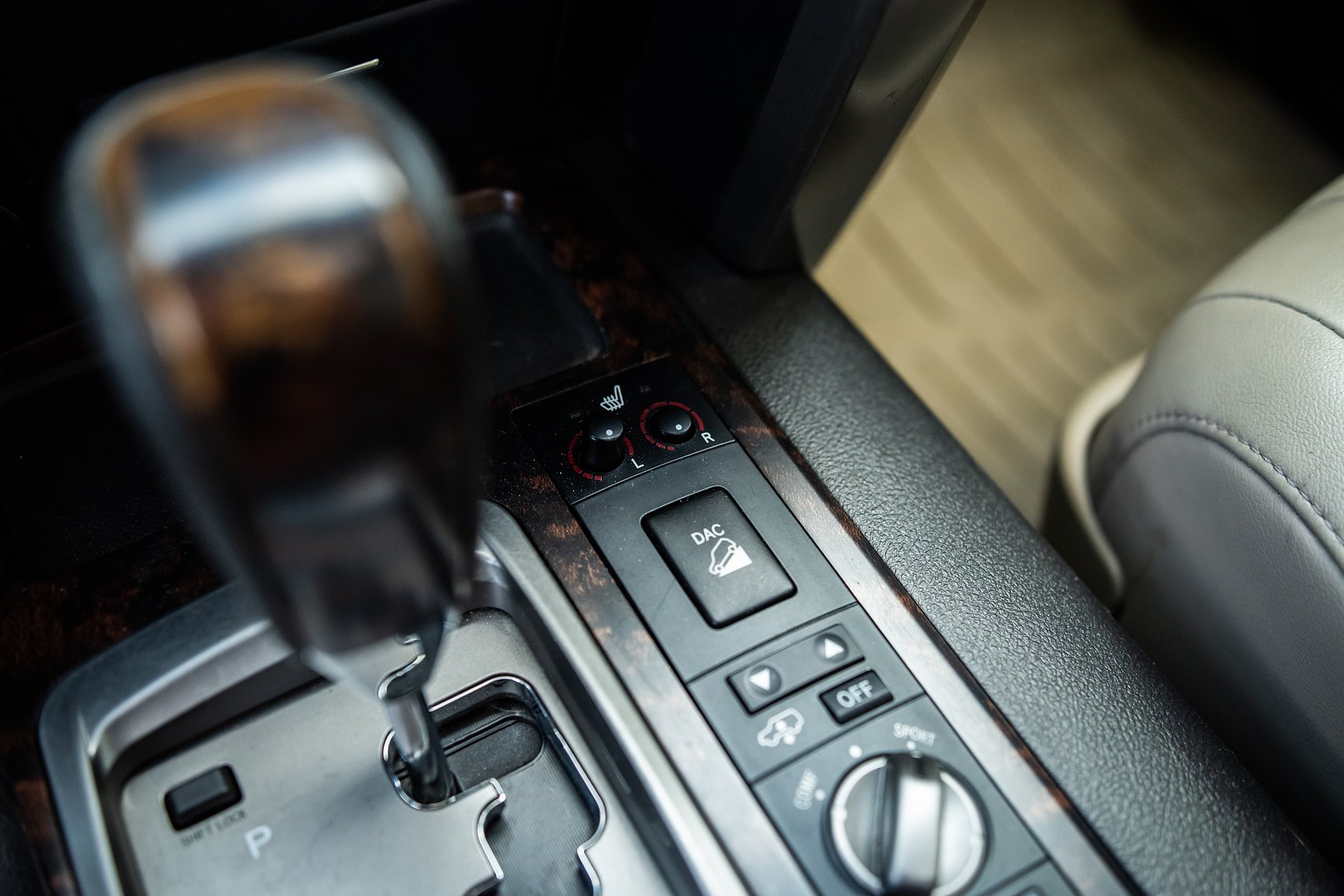 Interior image of 2008 Toyota Land Cruiser 4.5 4WD V8