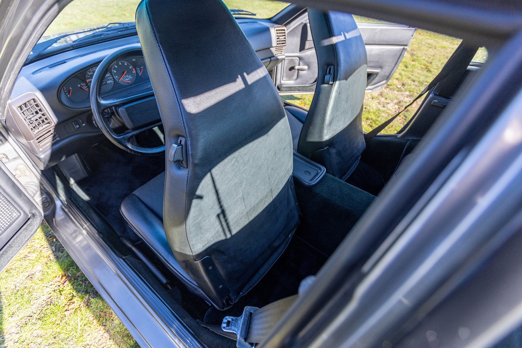 Innenraumfoto von 1987 Porsche 944 Targa