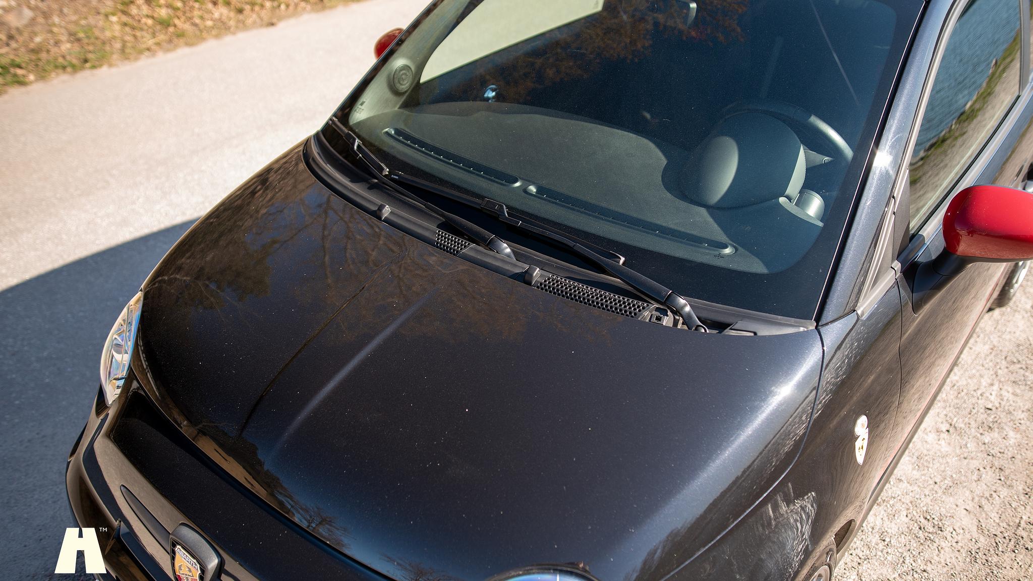 Exteriörbild på 2016 Abarth 595 Competizione (13)