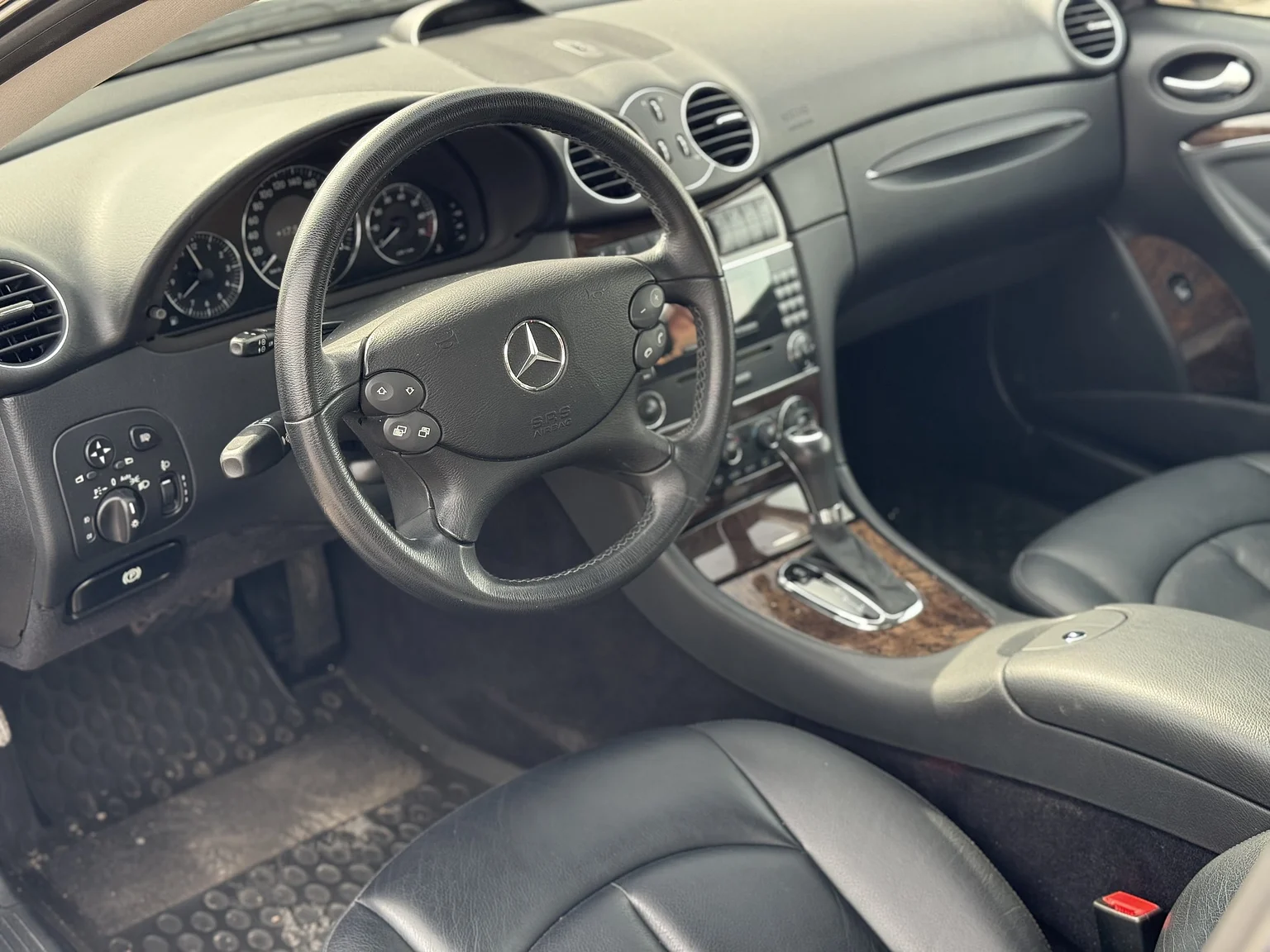 Interior image of 2007 Mercedes-Benz Clk 280 (1)