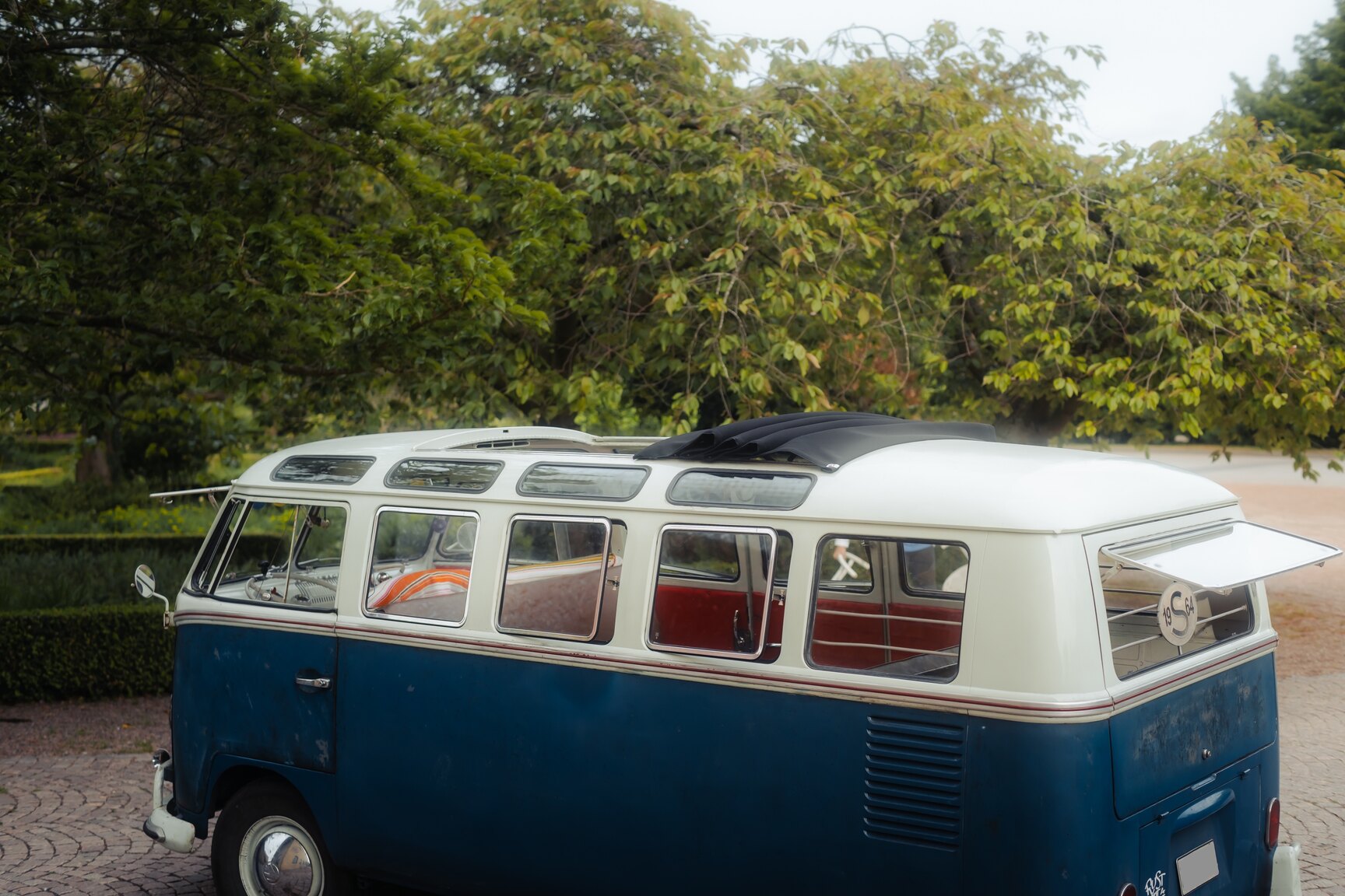Aussenfoto 1964 Volkswagen Kleinbus Transporter 1500 Deluxe “21-fönsters Samba”