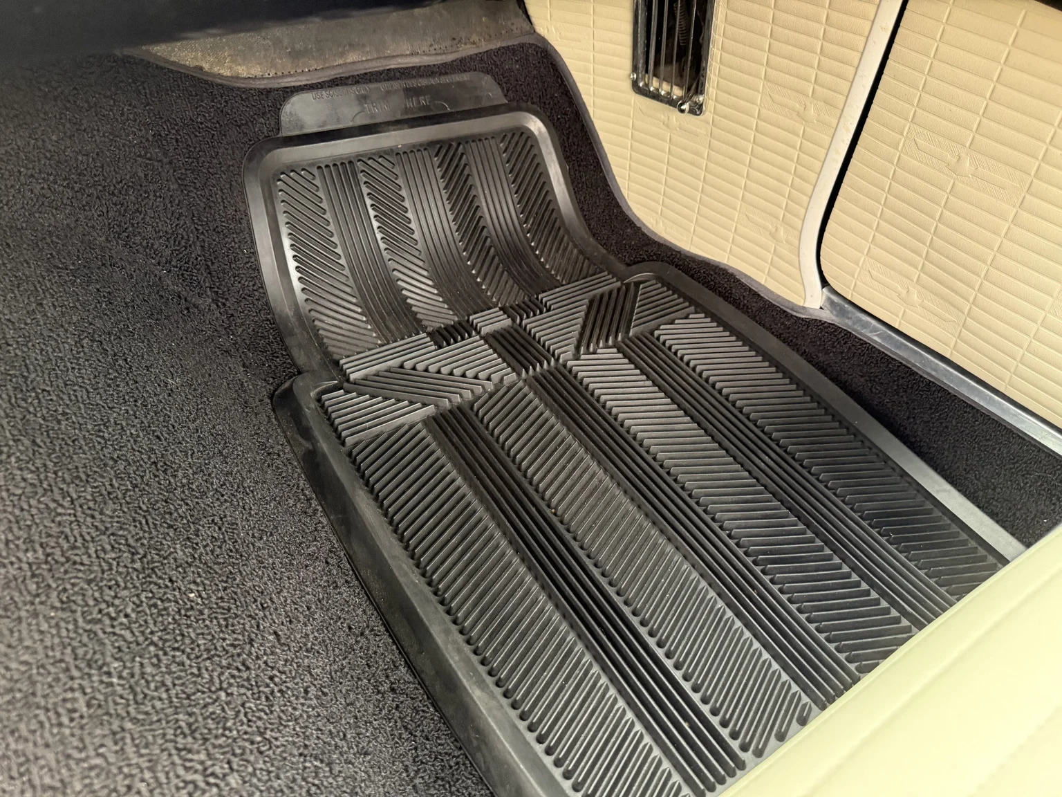 Innenraumfoto von 1957 Ford Thunderbird (16)
