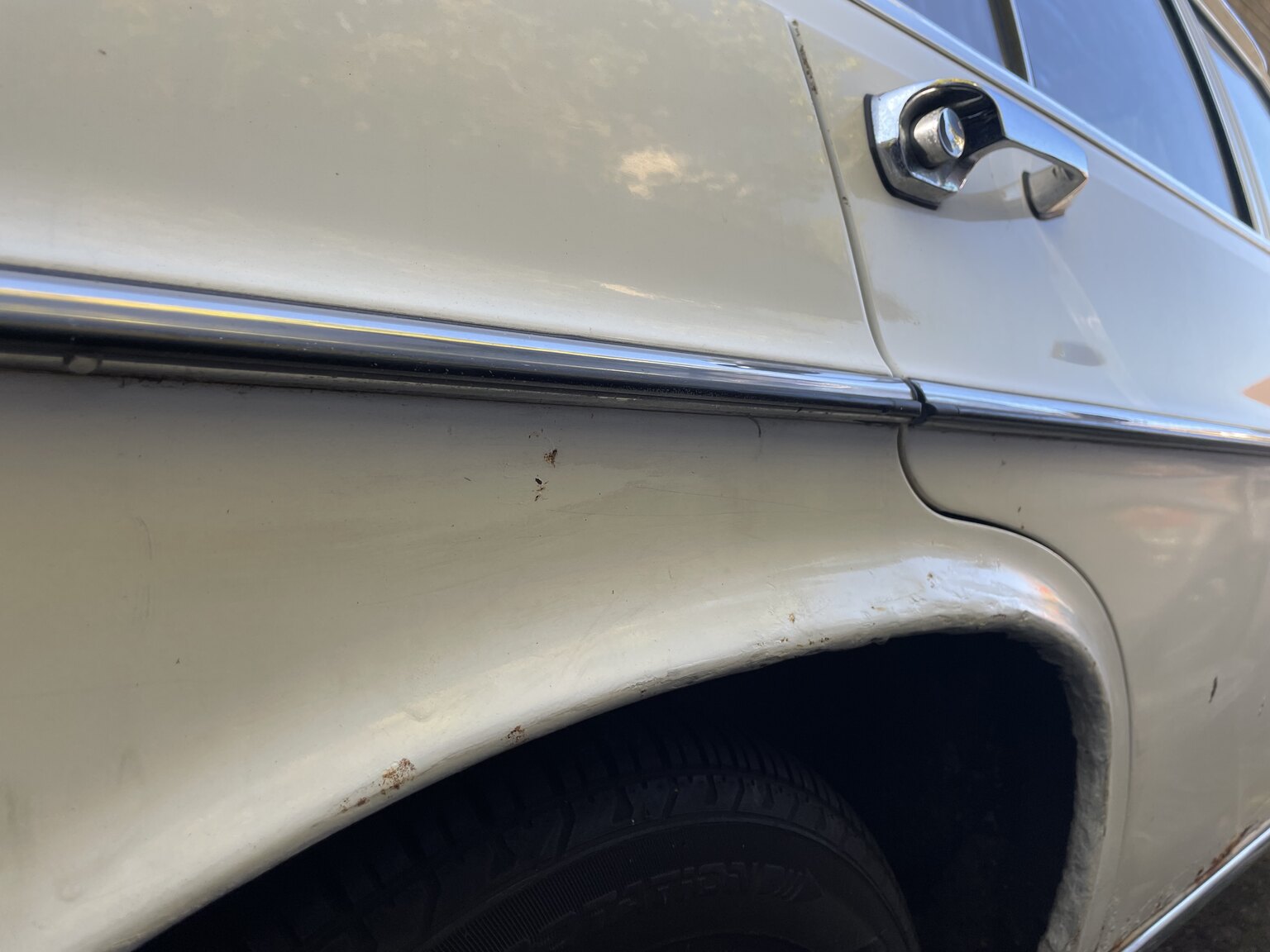 Exterior image of 1966 Mercedes-Benz 250s