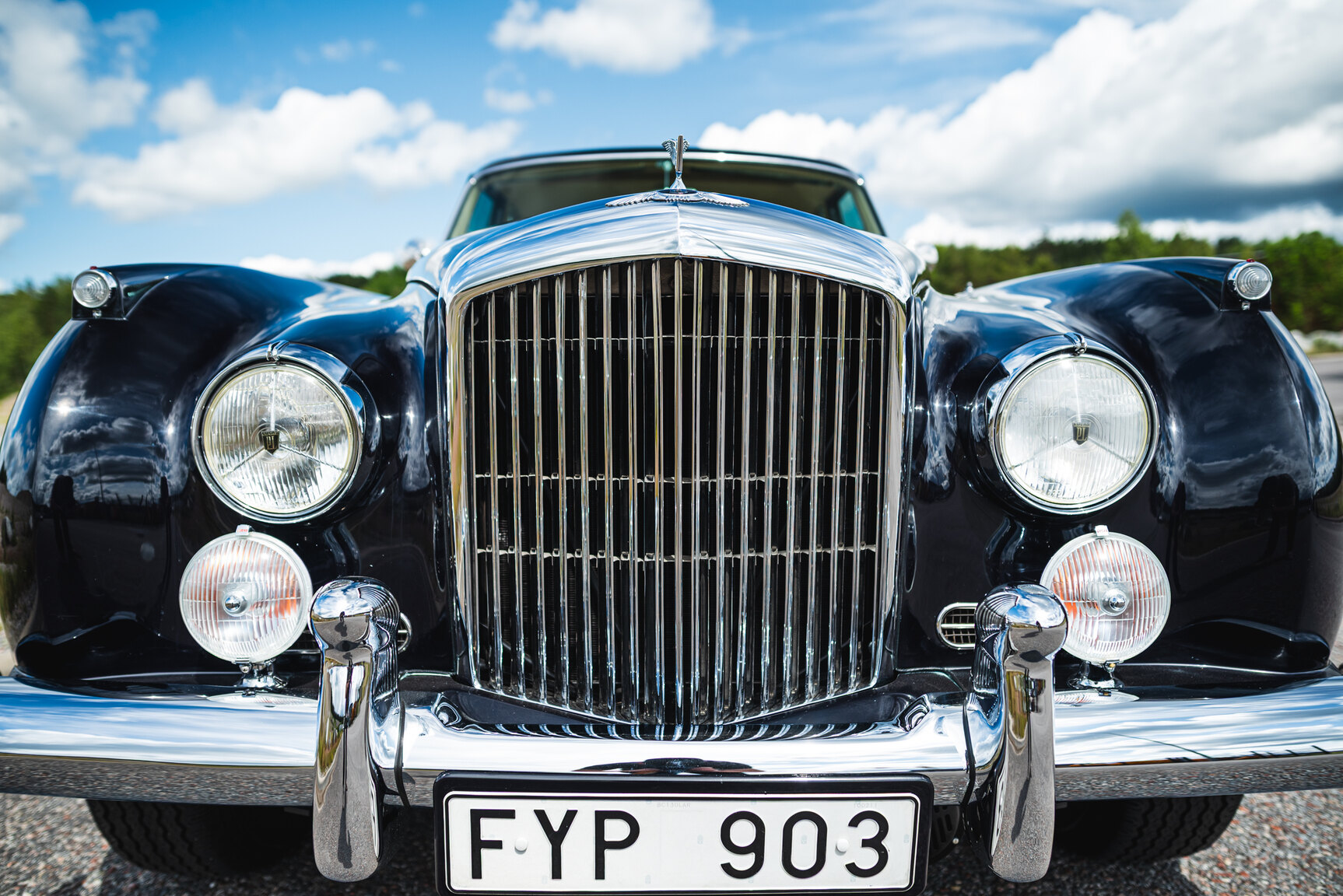 Exterior image of 1960 Bentley S2 Continental 