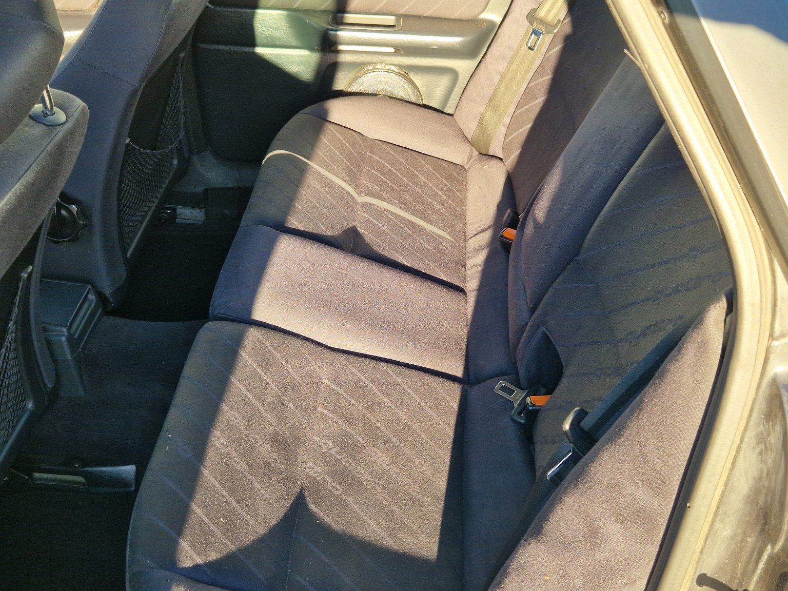 Innenraumfoto von 1993 Audi S2 Avant 2.2 quattro