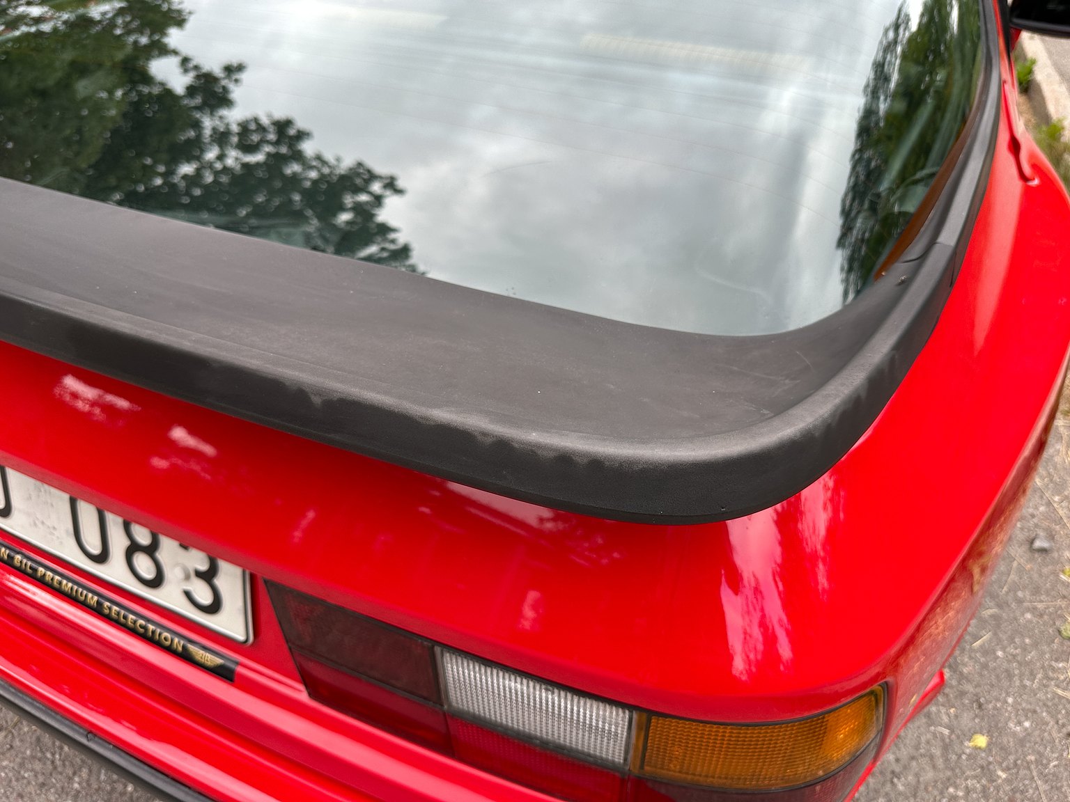 Exterior image of 1988 Porsche 944