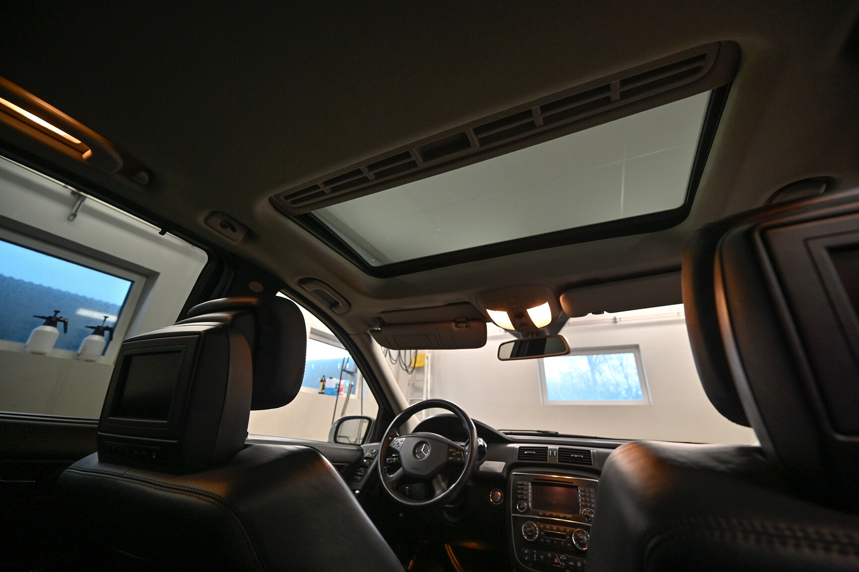 Innenraumfoto von 2006 Mercedes-Benz R 63 AMG