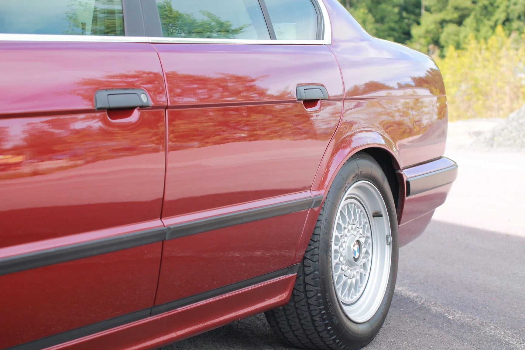 Exteriörbild på 1993 BMW 540i Sedan (143)