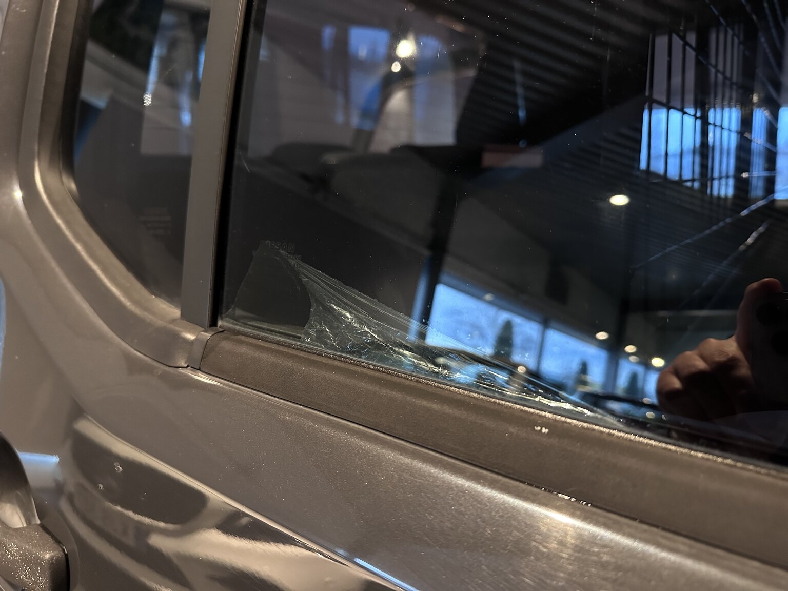 Exteriörbild på 2006 Nissan Navara A-traktor (26)