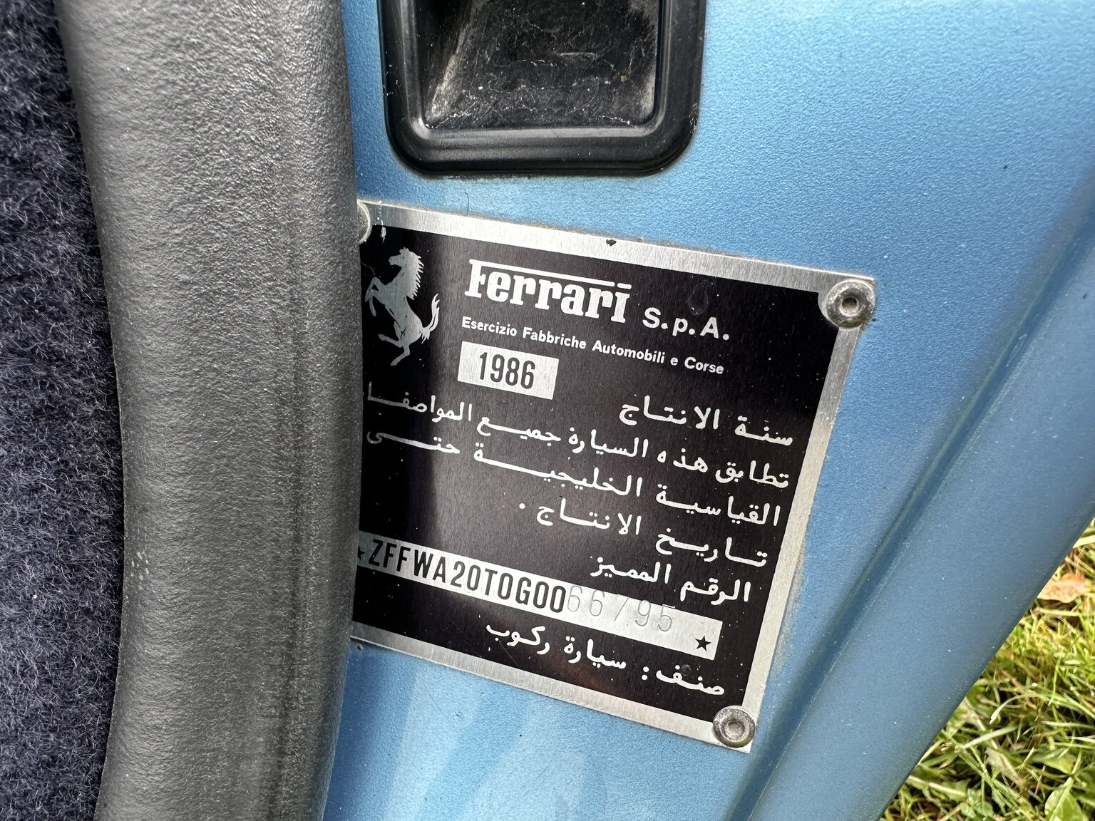 Interiörbild 1986 Ferrari 328 GTS