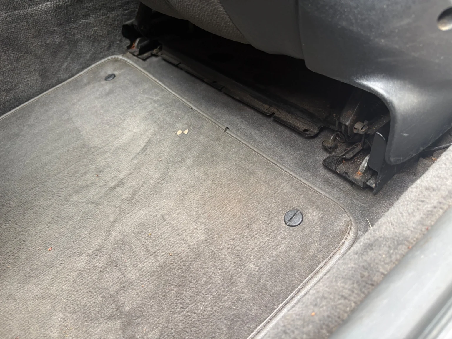 Interior image of 1988 BMW 730iA (45)