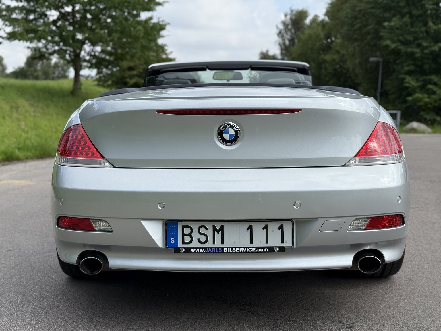 Exterior image of 2004 BMW 645Ci Convertible