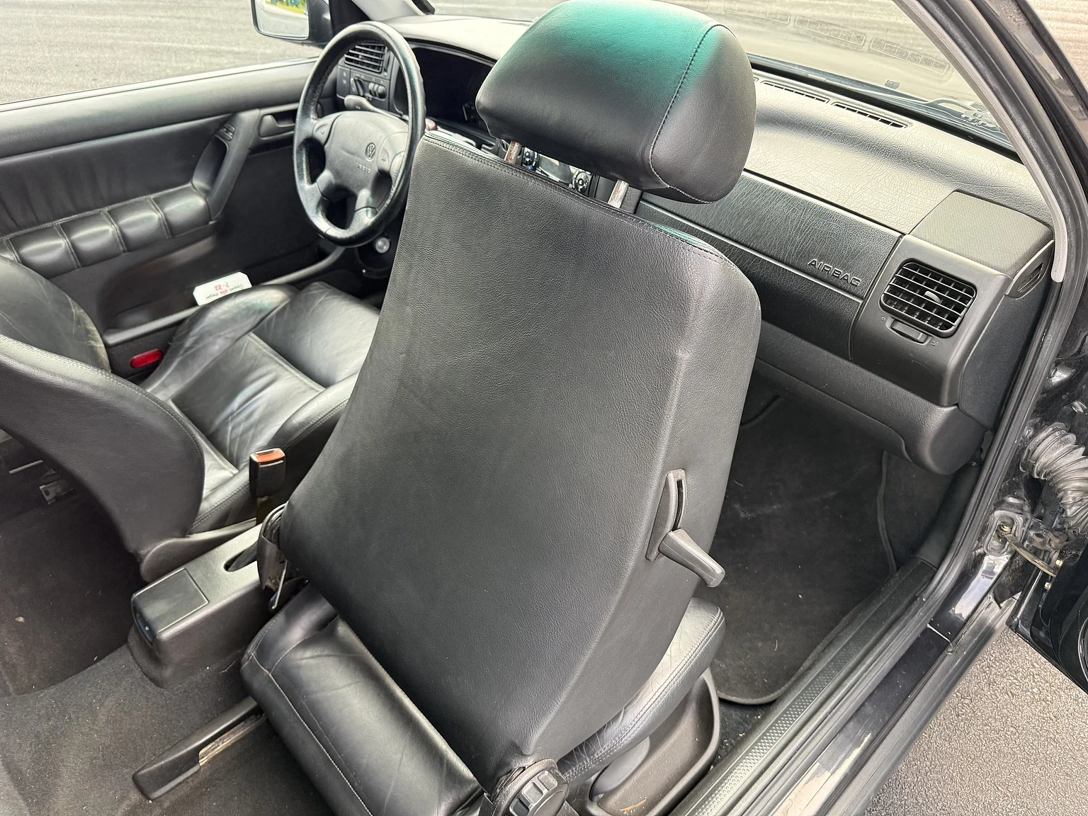 Innenraumfoto von 1994 Volkswagen Golf 3-door VR6 (43)